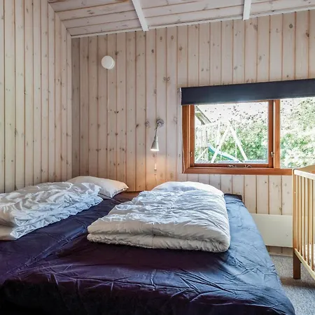 4 Bedroom Awesome In Tranekaer Сasa de vacaciones
