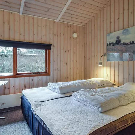 Сasa de vacaciones 4 Bedroom Awesome In Tranekaer