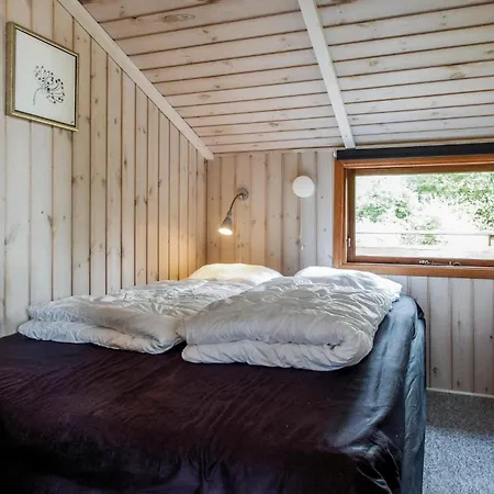 4 Bedroom Awesome In Tranekaer Сasa de vacaciones Skattebølle