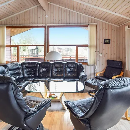 Сasa de vacaciones 4 Bedroom Awesome In Tranekaer *