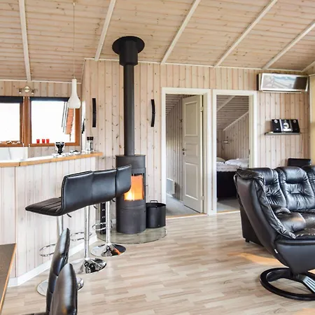 4 Bedroom Awesome In Tranekaer Skattebølle